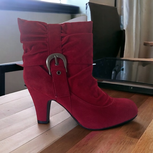 Qupid Shoes - Quipid red ankle boots.